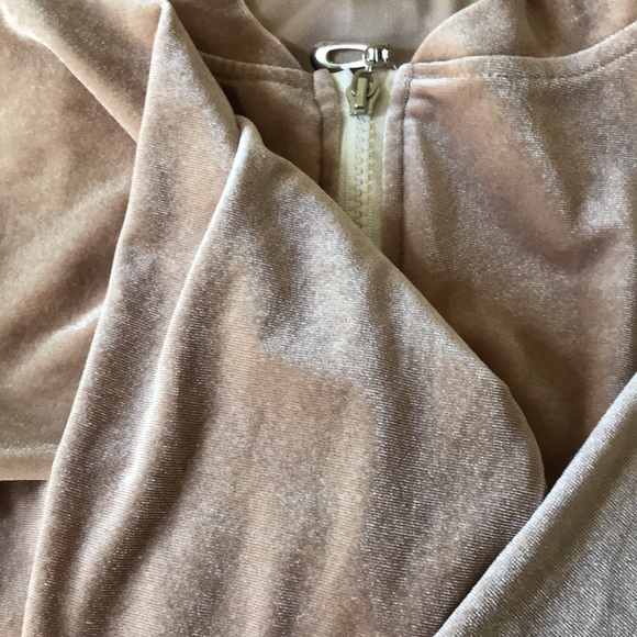 Beautiful tan velour sweatsuit - Picture 2 of 2